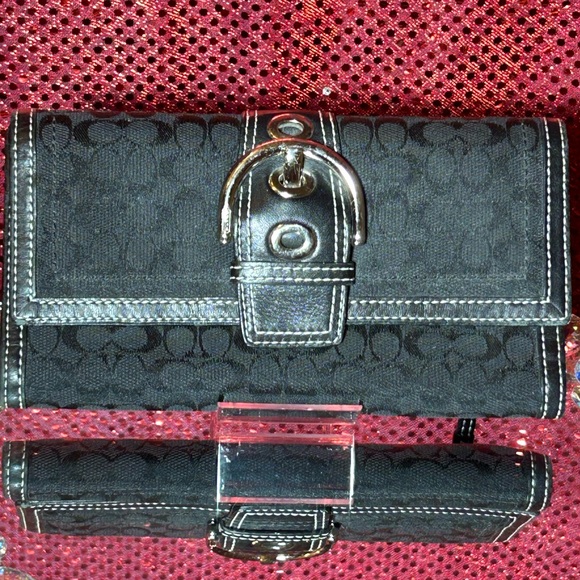 Coach Hampton Signature Black SoHo Trifold Wallet 8” x 4” EUC Like New - Picture 1 of 13